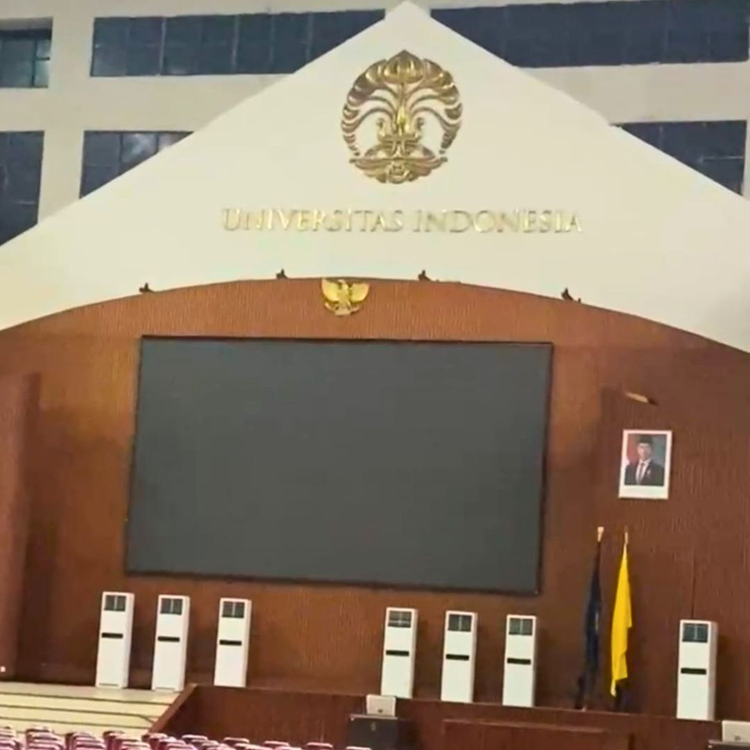 AC standing 5 PK digunakan pada acara wisuda di kampus